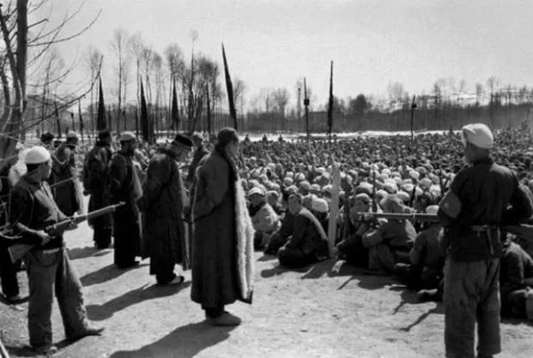 杰克·贝尔登笔下的中国乡贤与地主