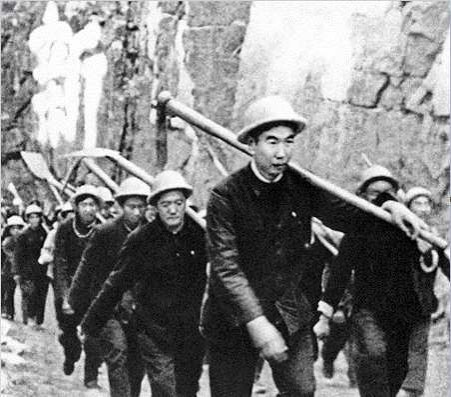 70年代《十万个为什么》，科学要为工农兵服务！