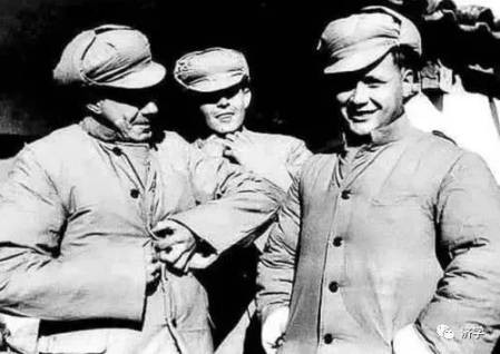 “毛主席万岁！志愿军万岁！”在联合国军战俘奥运会场响起