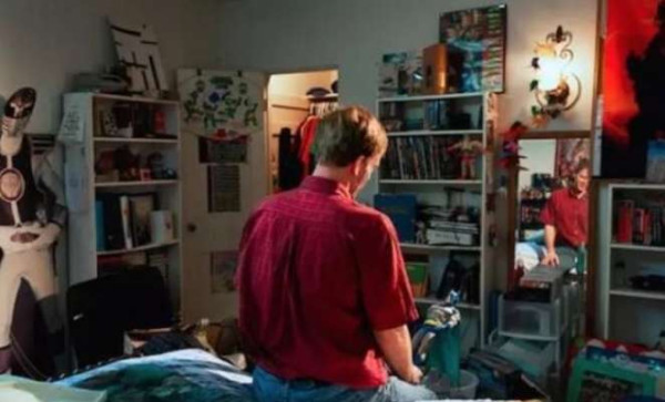 日本400万啃老族，美国35%年轻人依赖父母，中国情况会不一样吗？