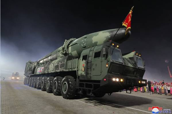 庆祝伟大的祖国解放战争胜利70周年阅兵式隆重举行