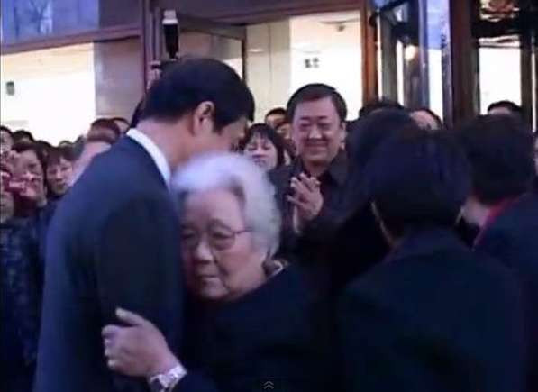 张宏良：如何看待商务部全体公务员的集体“余孽”行为？