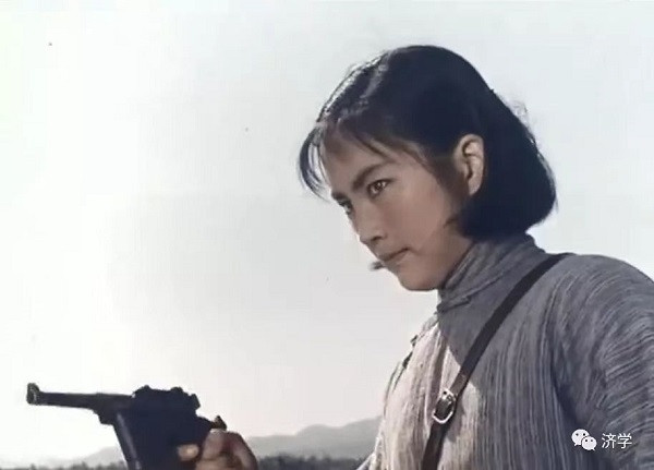 亦兵亦民机智勇敢的女游击队长：张金玲在《渡江侦察记》里塑造的英雄形象