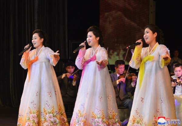 朝鲜第７届四月之春人民艺术节连日盛况