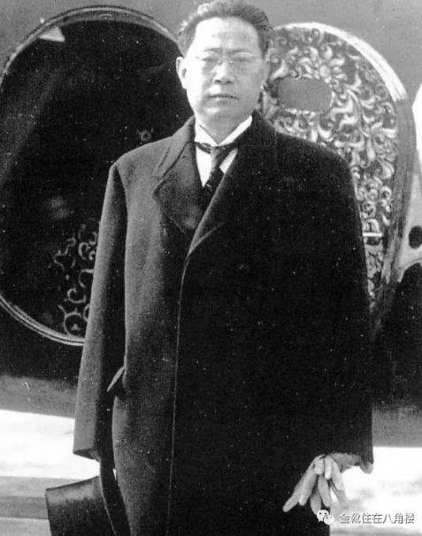 上海抗战胜利后，蒋介石国民党是如何“摘桃子”的