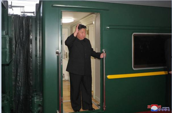 朝鲜劳动党总书记、朝鲜民主主义人民共和国国务委员长金正恩同志从平壤启程出访俄罗斯