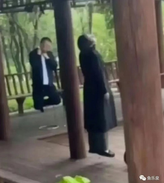 母子上吊自尽，儿子自尽动作令人泪崩