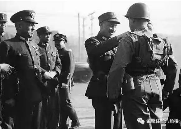 上海抗战胜利后，蒋介石国民党是如何“摘桃子”的