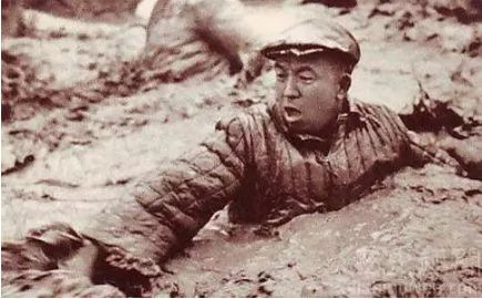 “两论”起家的铁人王进喜思维能力有多强，请看他的“五讲”题字手迹