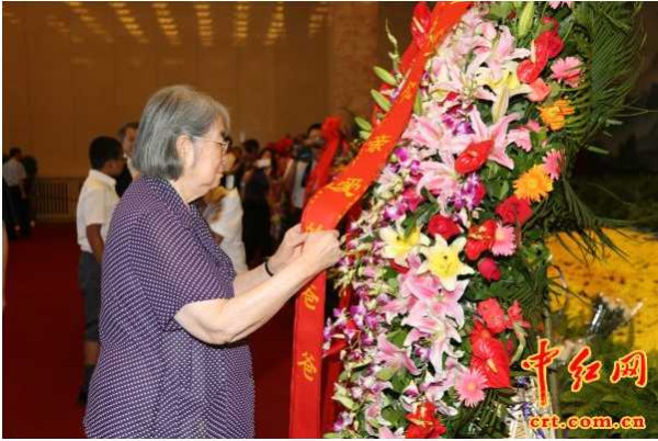 九月九日，毛主席纪念堂发生的一幕！世界都震惊了！