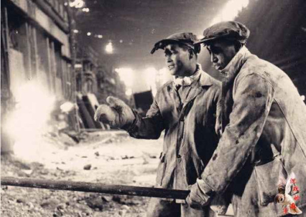 中华民族的子孙应当知道的关于毛主席的十四个谬论