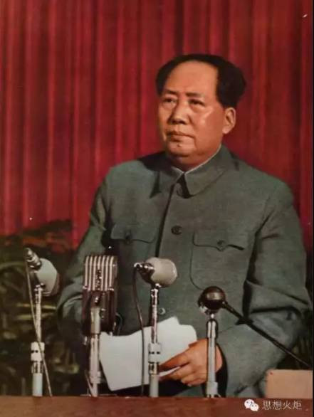 天安门城楼上的毛主席像是国本所在！
