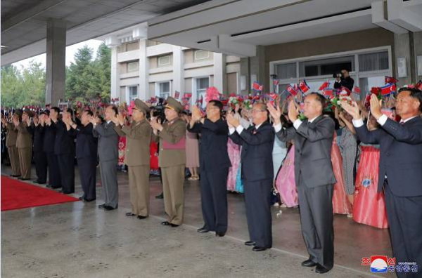 朝鲜劳动党总书记、朝鲜民主主义人民共和国国务委员长金正恩同志从平壤启程出访俄罗斯