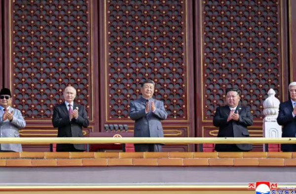 朝中社：朝鲜劳动党总书记、朝鲜民主主义人民共和国国务委员长金正恩同志出席纪念中国人民抗日战争暨世界反法西斯战争胜利８０周年活动