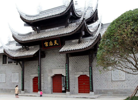 戏楼神庙古老文化物象 人文情感记忆符号载体