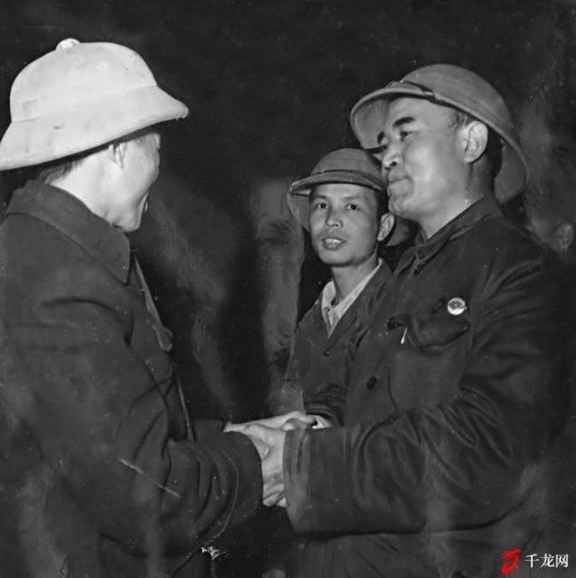 抗美援越罕见旧照曝光:美军给解放军下跪投降