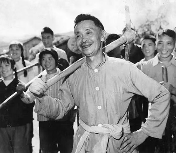 60多年前，这位将军回乡当起了农民