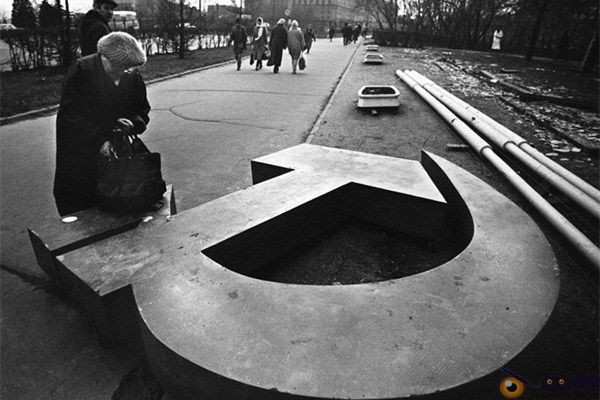 去伪求真：简析苏联亡党亡国的蜕变轨迹