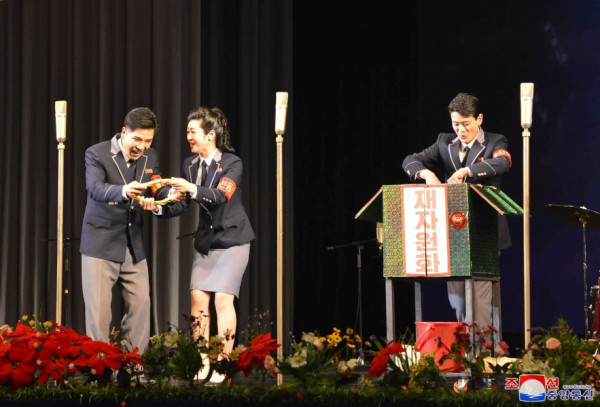 朝鲜第７届四月之春人民艺术节连日盛况
