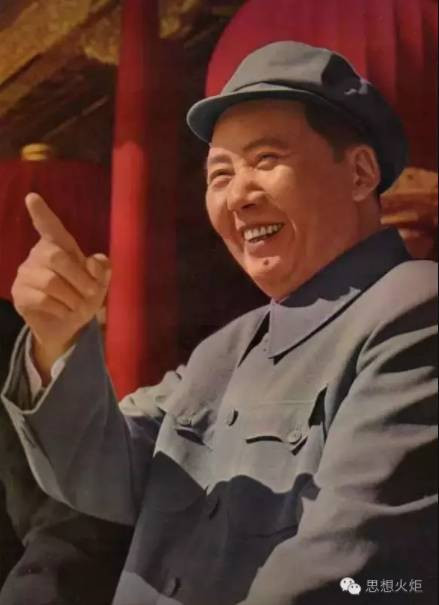 天安门城楼上的毛主席像是国本所在！
