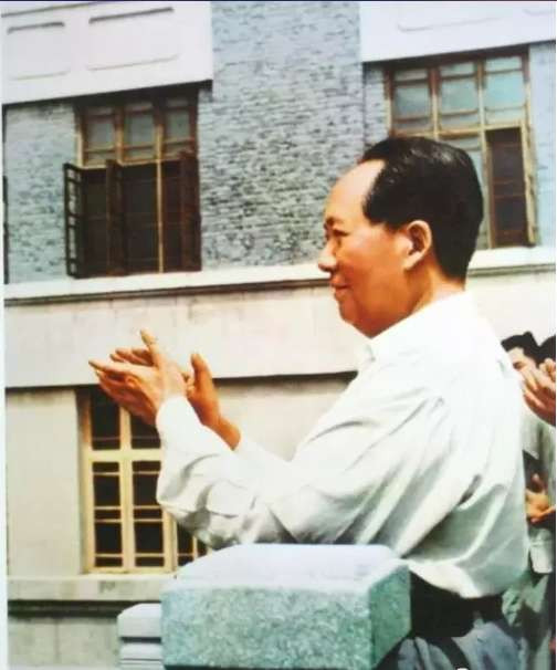 写不尽的毛泽东！读完泪奔……