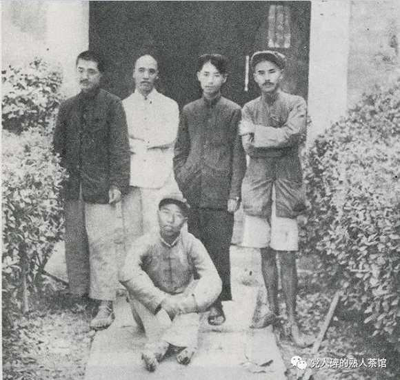 《金色的鱼钩》原型百岁老红军走了，语文课本里这个故事是历史真实吗？