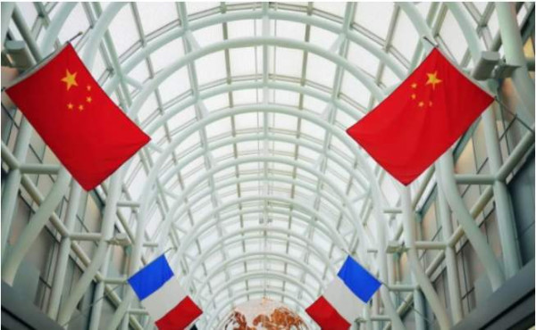 我们去中国吧！中国人当我们是上帝！”“洋垃圾们”在中国为什么会有这么多嚣张的资本