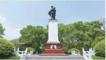 在烈火中永生——邱少云烈士纪念碑碑文敬读