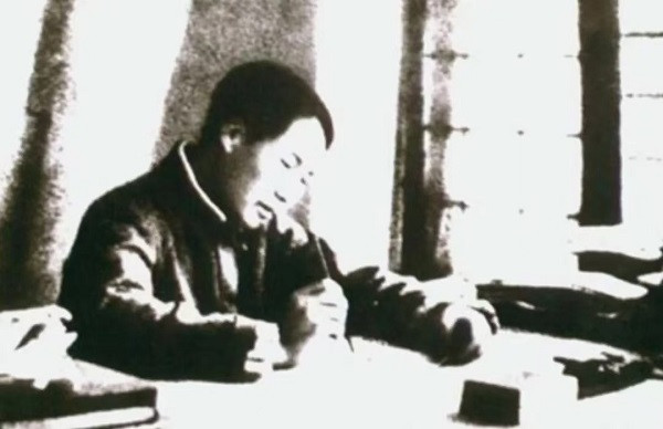 只有毛主席是真正为劳苦大众服务的，毛主席是人民的大救星