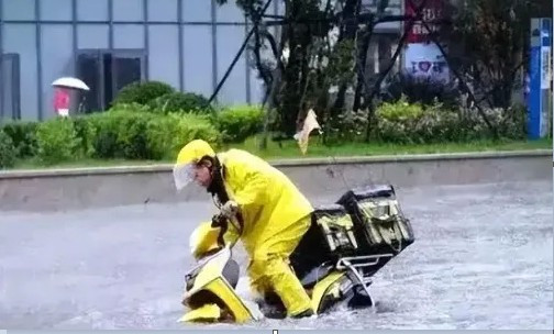 窦文涛：你说这样子的服务业能搞不好吗？