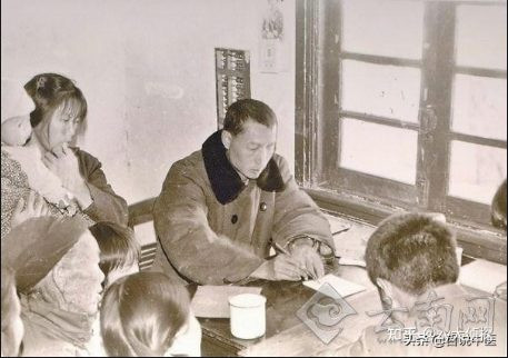 老中医退休16年：天天免费义诊，只开方子不卖药，每天限号150人，患者遍布国内外……
