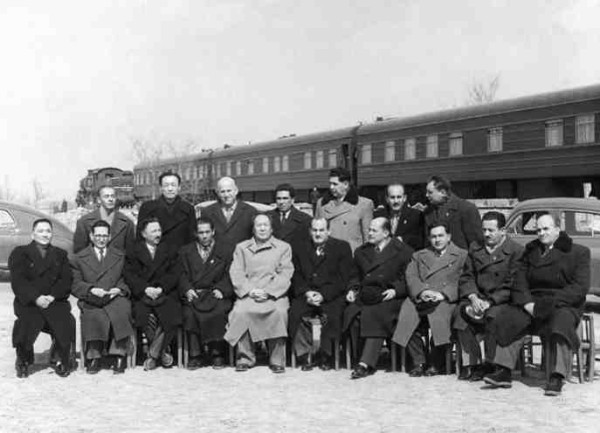 中华民族的子孙应当知道的关于毛主席的十四个谬论