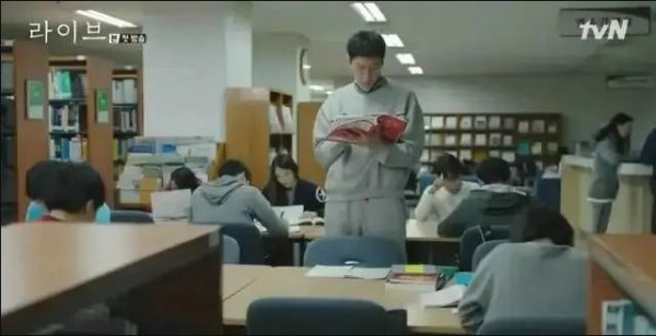 贫困大学生：他们面临的困境中，没钱只是第一道坎