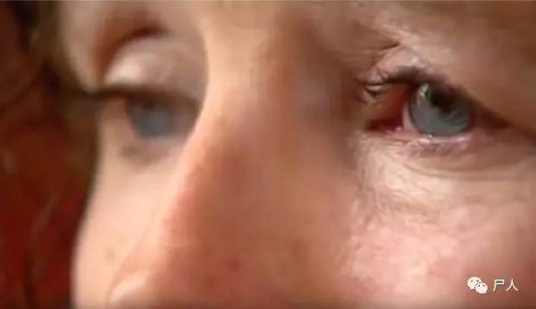 19岁女孩被卖当性奴，被要求每晚必须接待18个客人