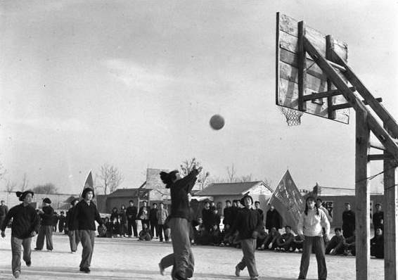 发展体育运动增强人民体质 看我国五十年前的体育运动会老照片