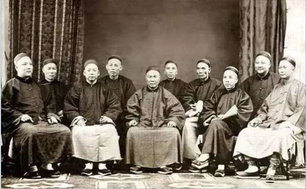 我国为什么必须打倒买办资本家？
