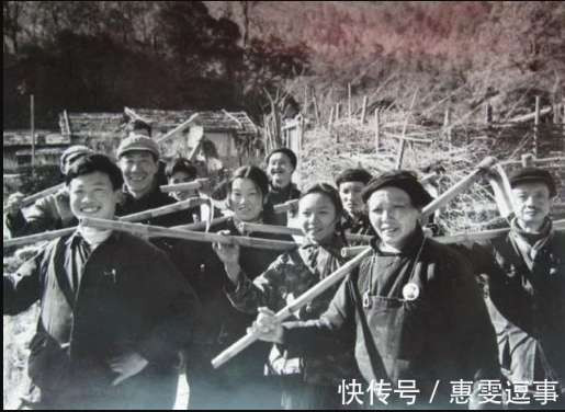 老照片:新中国70年代初期欣欣向荣的农村人民公社