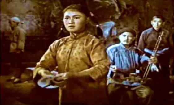 论共产党与群众关係问题 洪湖赤卫队