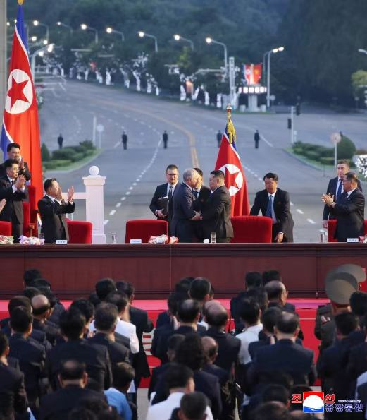 朝鲜庆祝祖国解放80周年大会隆重举行 金正恩出席