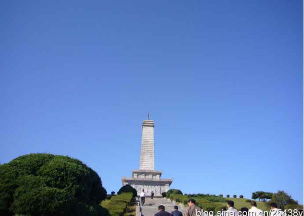 毛泽东顶天立地不惧强势!