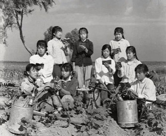 五一节庆祝《毛主席语录》出版57周年，发行量50亿册