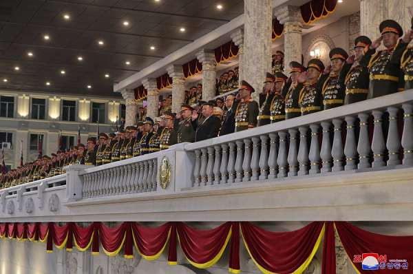 庆祝伟大的祖国解放战争胜利70周年阅兵式隆重举行