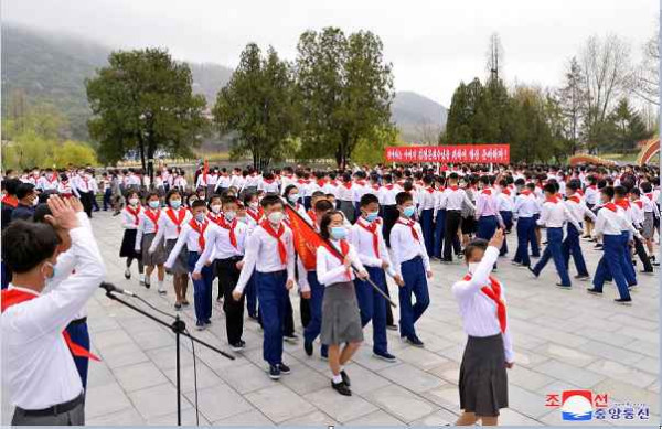朝鲜各地少年团夏令营开营