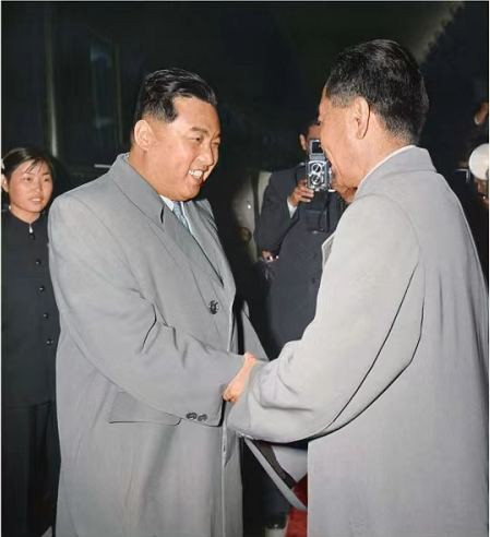 朝中友谊永垂不朽（二）