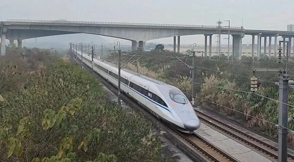 子午：高铁涨价，就这么决定了?
