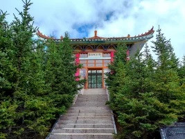 年轻的胜利之山　——六盘山红军纪念碑游记