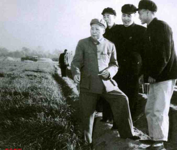 中华民族的子孙应当知道的关于毛主席的十四个谬论