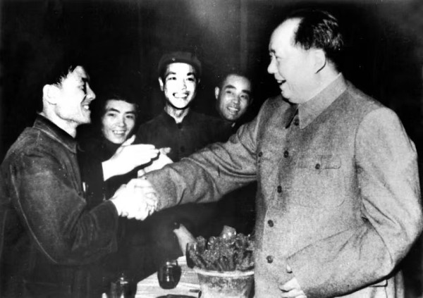 侯立虹：震撼乾坤的伟人“五一”