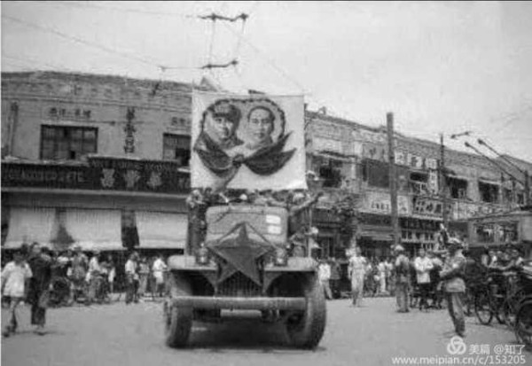 1949年5月27日上海解放了！