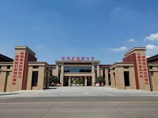 南街村的方向，应该成为中国农村的前进方向！